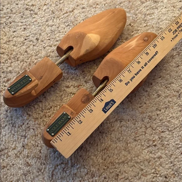Men’s Cole Haan Shoe Trees Large Cedar Adjustable Brass Pair - Picture 11 of 12